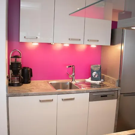 - Feldstrasse 30-h Apartment *